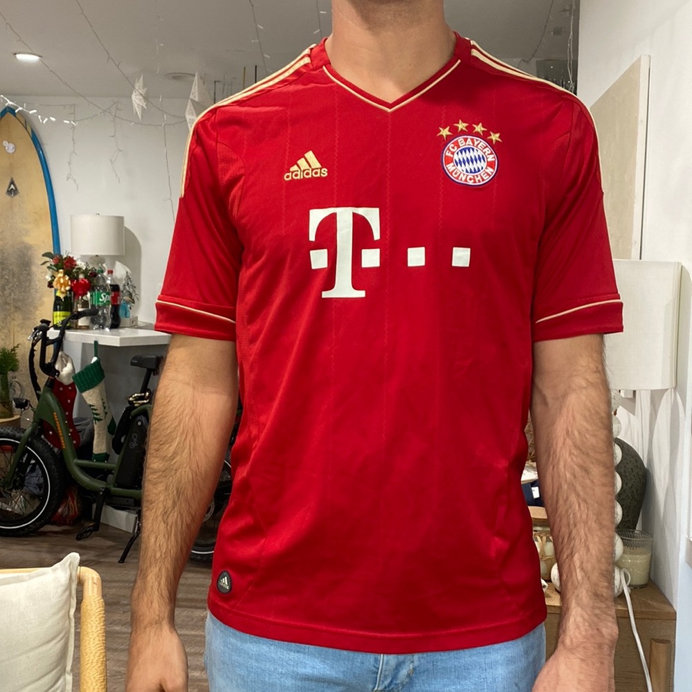 Bayern Munich Jersey. L.